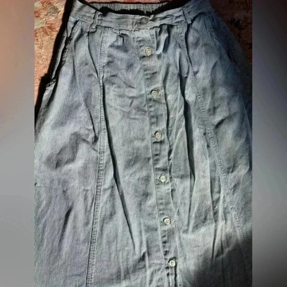 Vintage denim style midi skirt size large light blue wash with soft stripes! - Picture 2 of 3